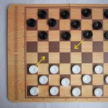 Правила шашек как бьет дамка — Советник